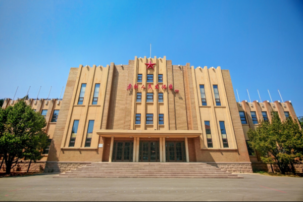 亿腾证券 打卡“2025北戴河艺术演出季”，开启艺术浪潮里的N种相遇